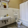 4121929-bathroom0231977402-fd86